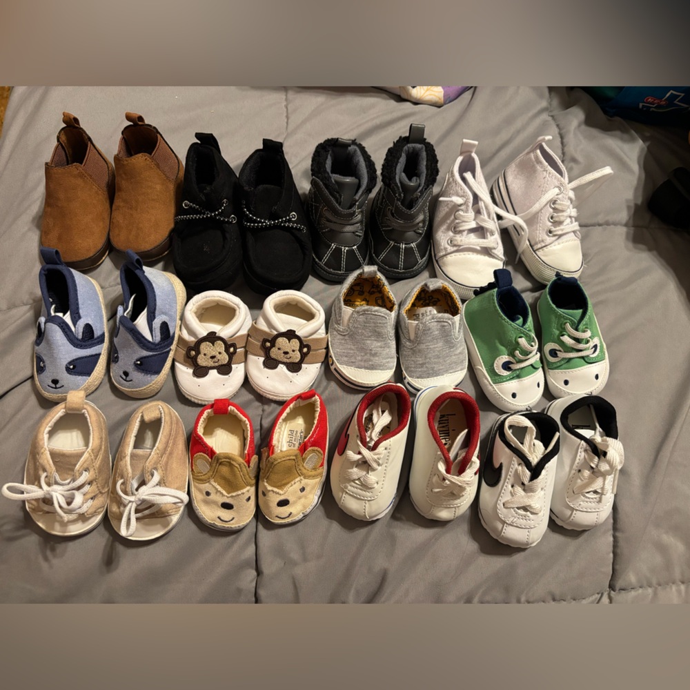 Lot of 12 hardly worn new baby shoes newborn - 0-3 months.